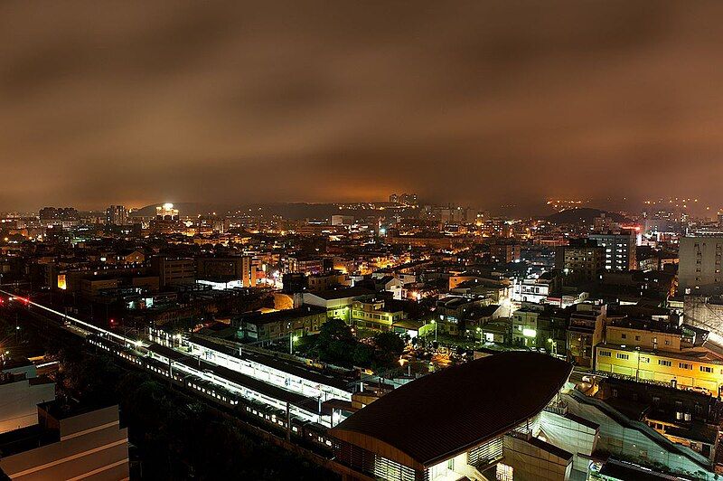 File:楊梅市區夜景.jpg