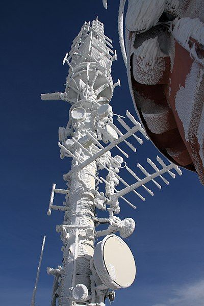 File:Baden-Baden-Merkurturm-36-Winter-Antennen-2015-gje.jpg