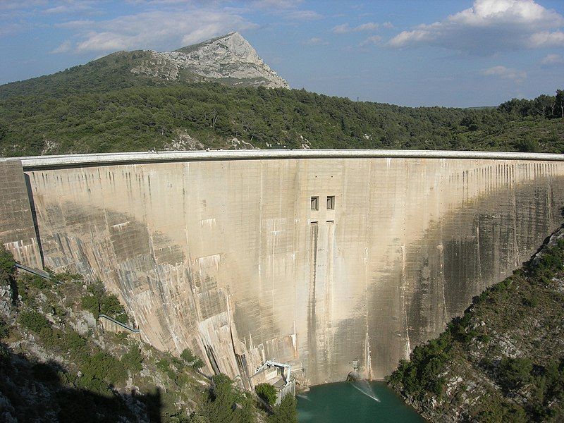 File:Barrage de Bimont.jpg