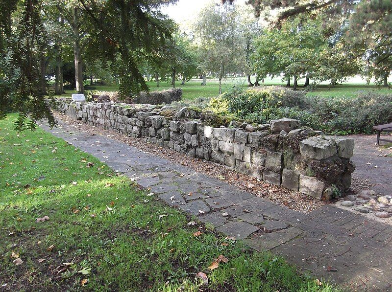 File:ChertseyAbbey Wall.JPG