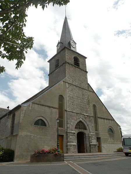 File:Eglise Étrœungt1.JPG