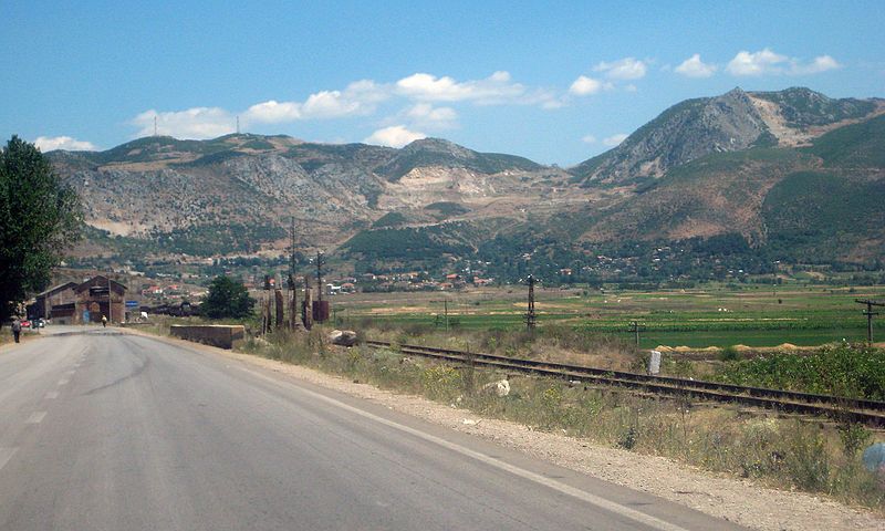 File:Fusha e Domosdovës.jpg