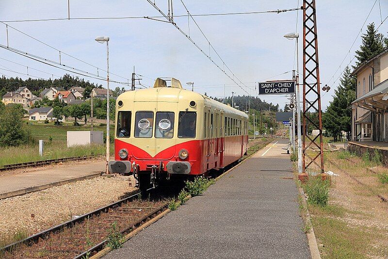 File:Gare de Saint-Chély-d'Apcher.jpg