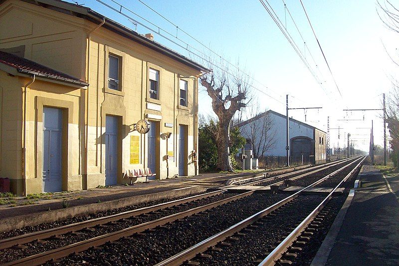 File:Gare de coursan.JPG