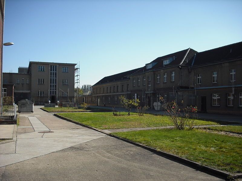 File:GedenkstätteBerlin-Hohenschönhausen Krankenhaus.jpg