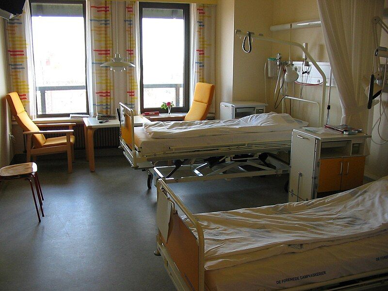 File:Hospital room ubt.jpeg