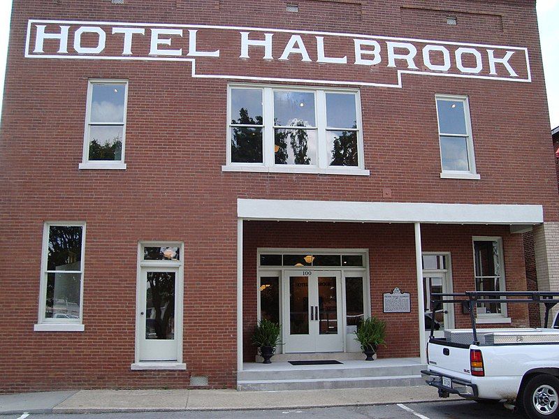 File:Hotel Halbrook.jpg