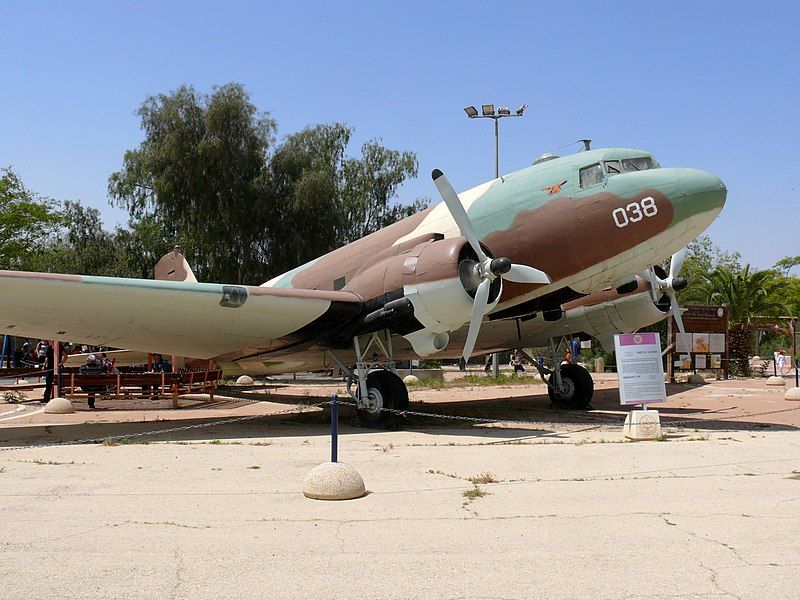 File:IAF-2014-Museum 0059a-DC3-Dakota-pic1.jpg