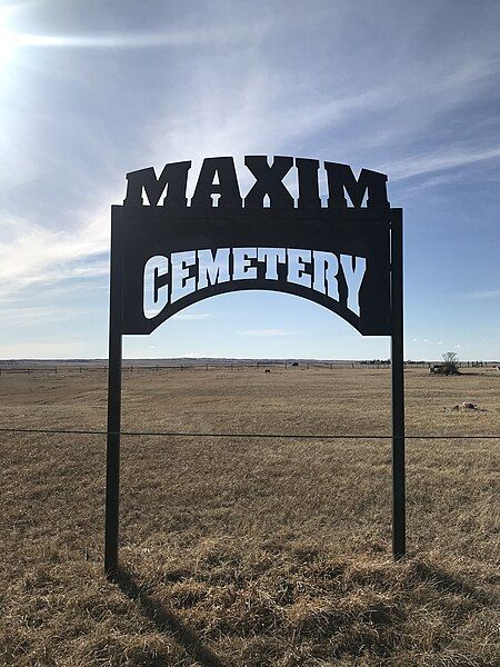 File:Maxim Saskatchewan Cemetery.jpg