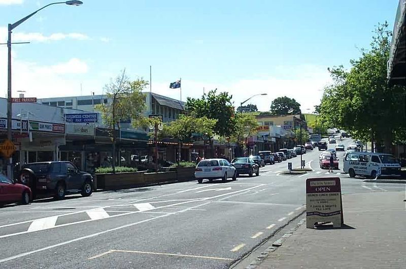 File:NZ-Howick-Mainstreet.jpg