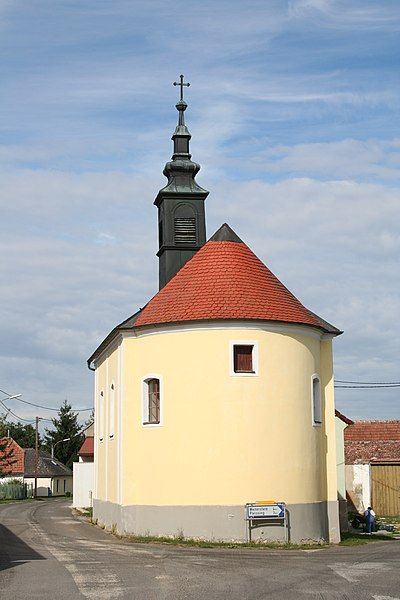 File:Oberfladnitz-Ortskapelle.JPG