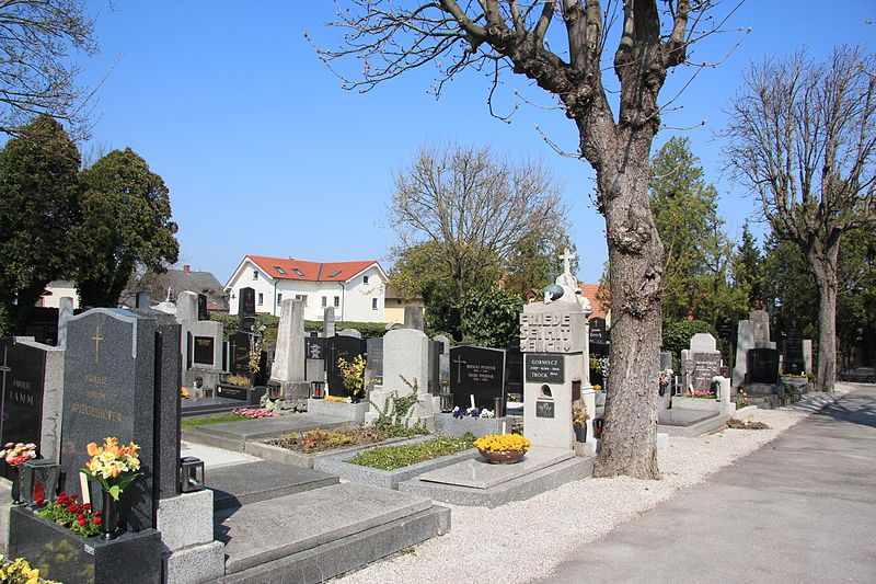 File:Perchtoldsdorf-Friedhof 5375.JPG