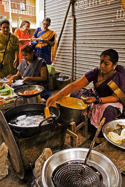 File:The Bajji maker.jpg