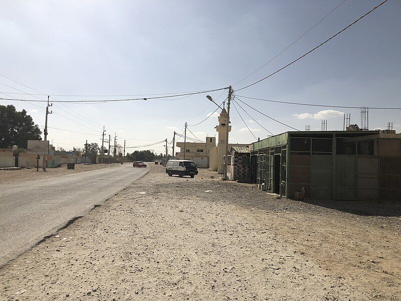 File:Al-Jafr main road.jpg