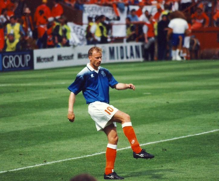 File:Bergkamp.jpg