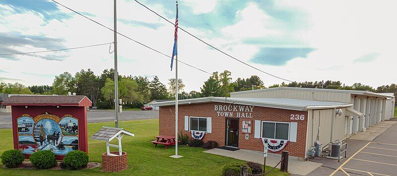 File:Brockway Town Hall.jpg