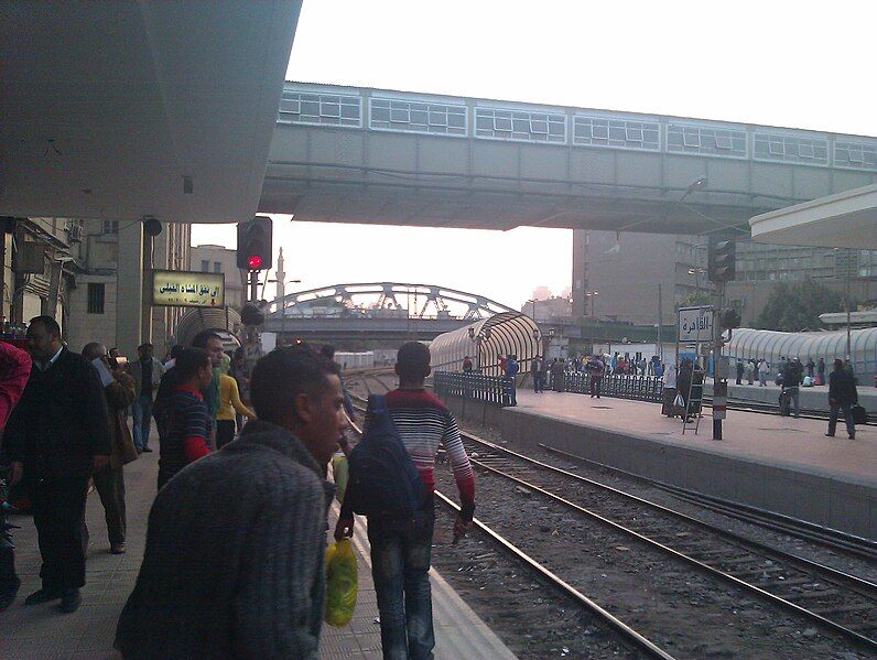 File:Cairo Train Station.jpg