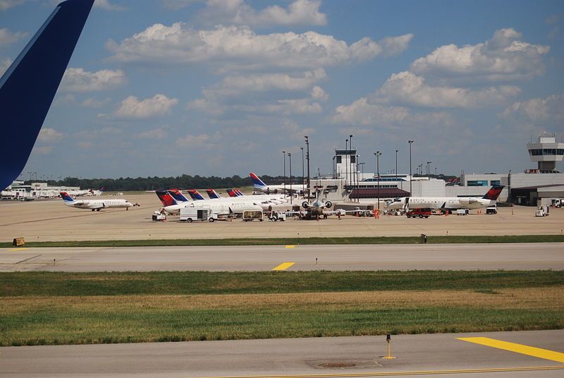 File:EM C-GATES-CVG (2726391021).jpg