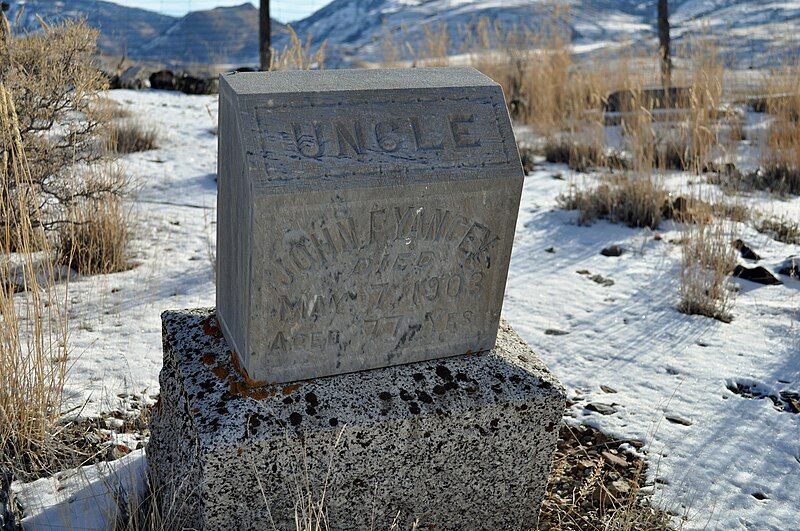 File:GravestoneUncleJohnYanceyGardinerMT2009.jpg