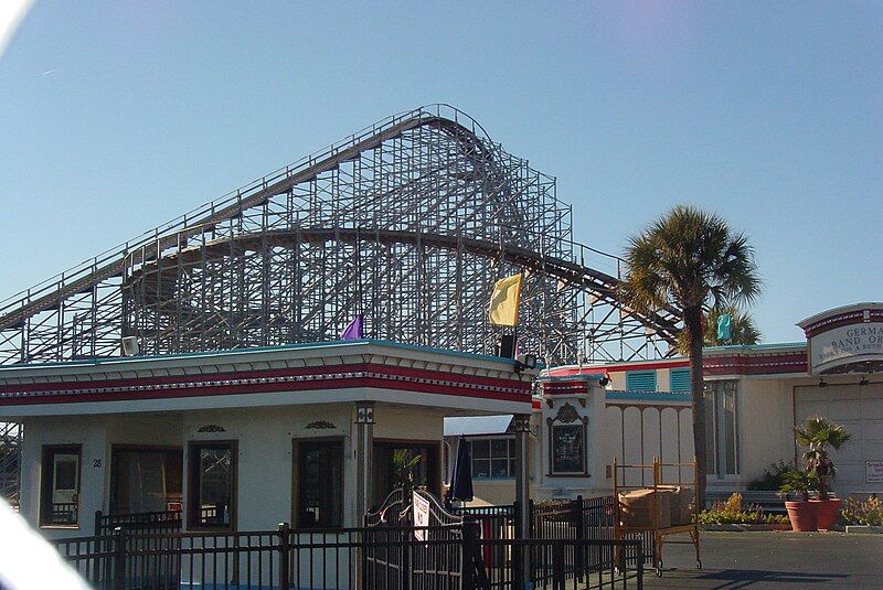 File:Hurricane (roller coaster).JPG