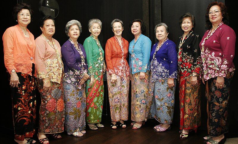 File:Kebaya 1.jpg