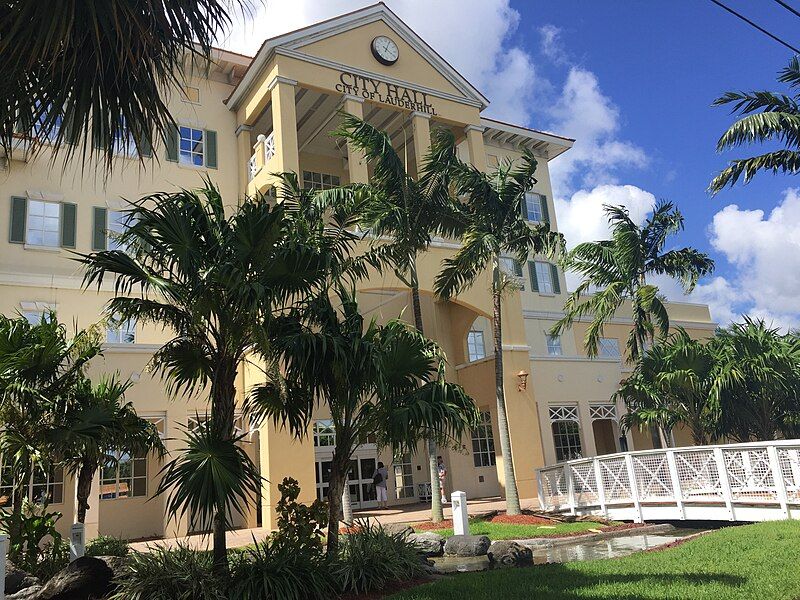 File:Lauderhill City Hall.jpg