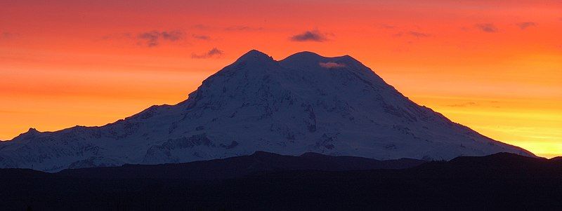 File:Mount Rainier sunset.jpg