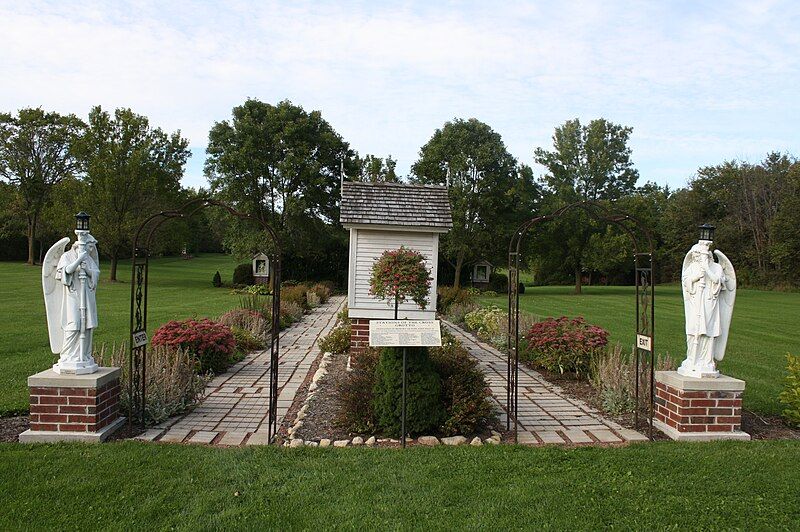 File:OurLadyOfGoodHelpStationsOfTheCross.jpg