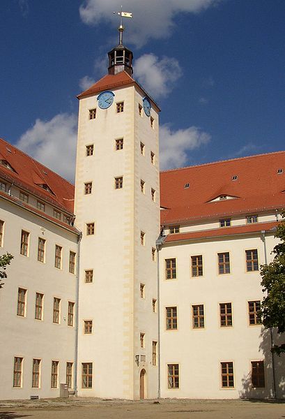 File:Pretzsch castle.jpg