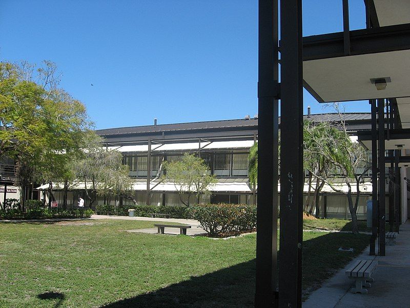 File:Riverviewhighschoolsarasota7.JPG