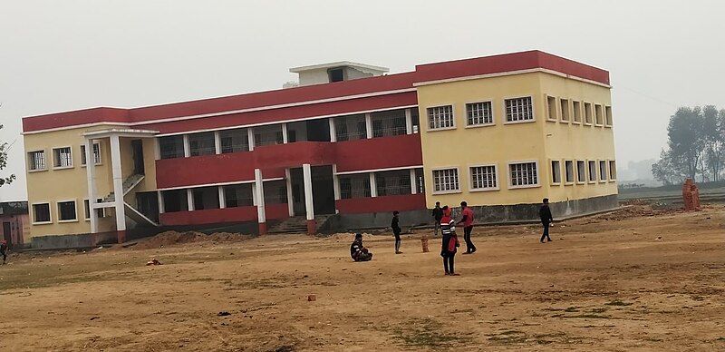 File:School at Kutri.jpg