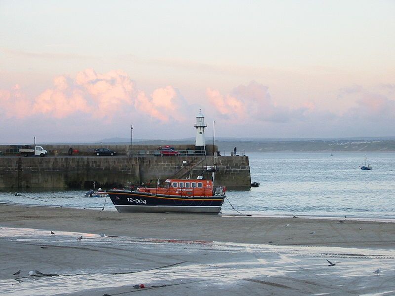 File:StIvesHarbour Lifeboat.JPG