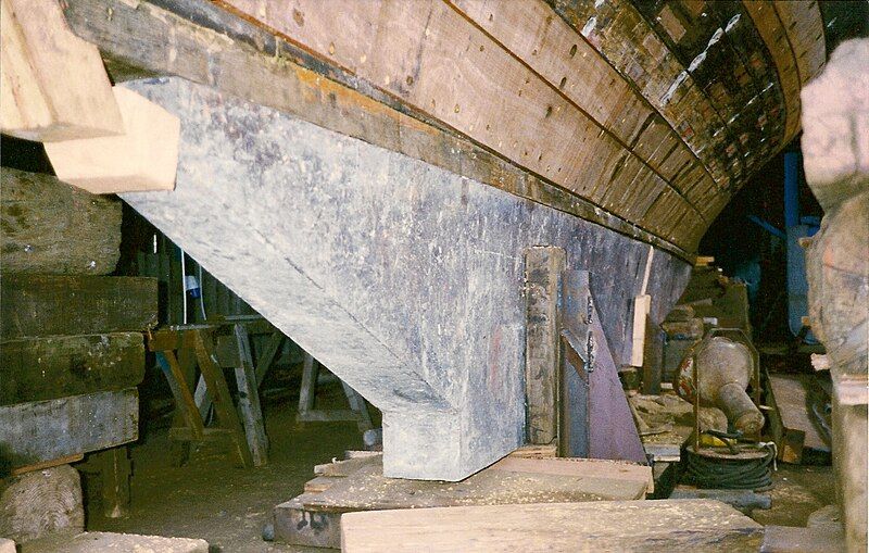 File:067keel in place.jpg