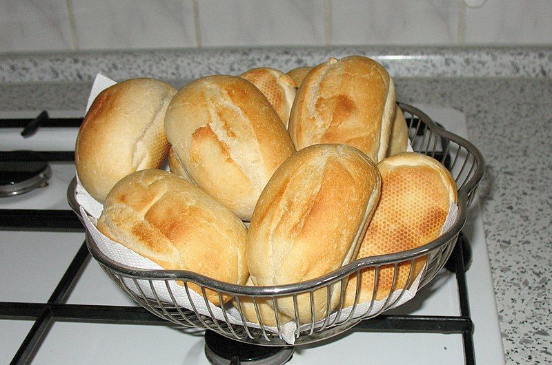 File:Bread rolls.JPG