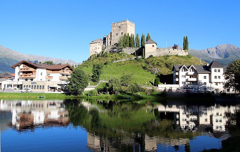 File:Burg Laudegg, Ladis.jpg