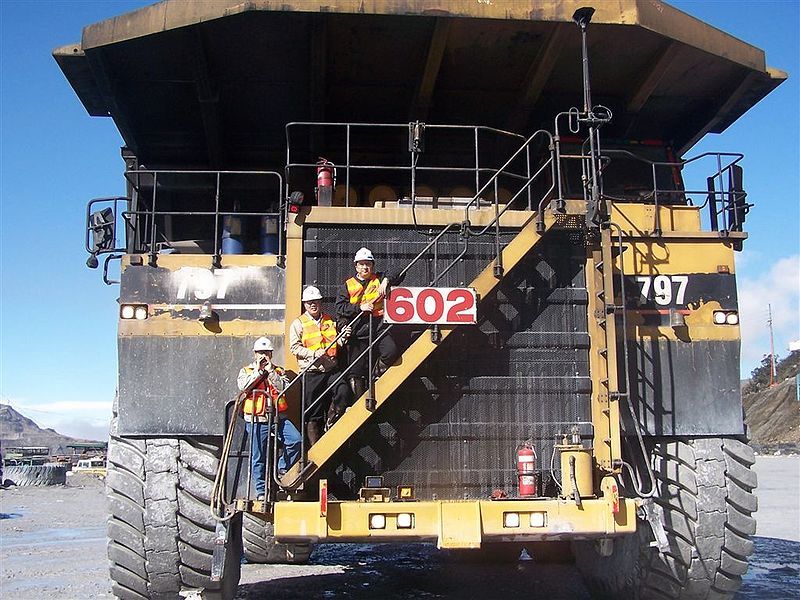 File:Caterpillar 797 Truck2.jpg