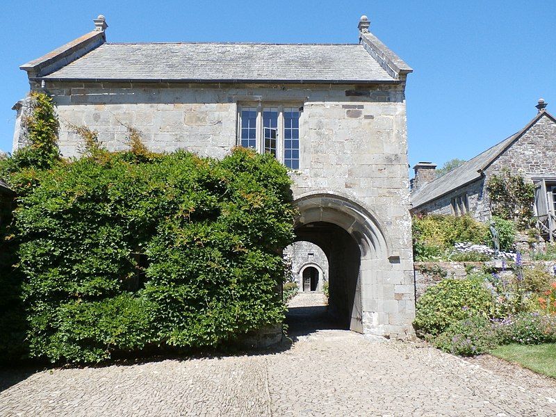 File:ColletonBarton ChulmleighDevon Gatehouse.JPG