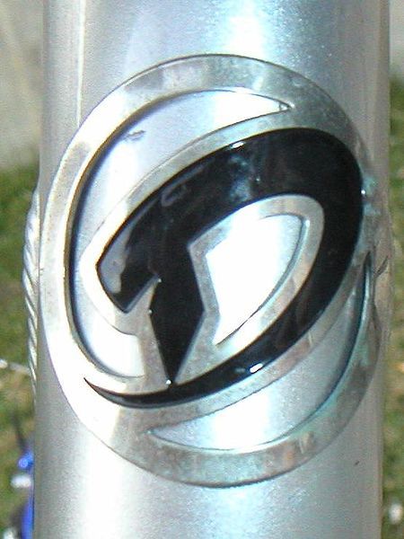 File:Diamondback head badge.JPG