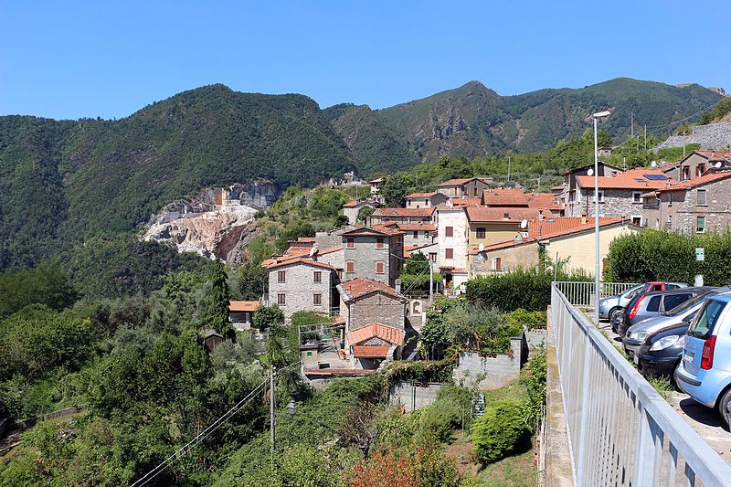 File:Fabbiano (seravezza), veduta.JPG