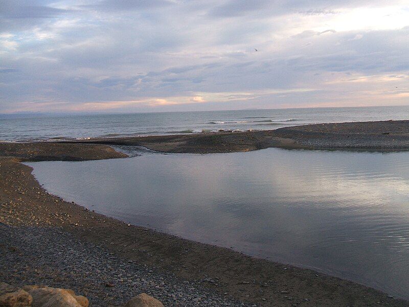 File:Maraetotara River mouth.JPG