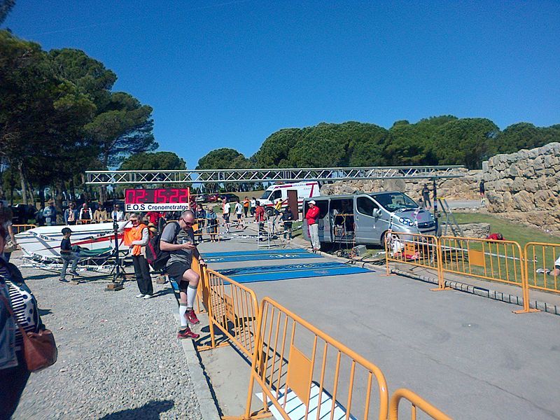 File:Marató d'Empúries arribada2014.jpg