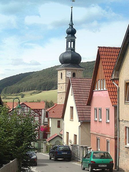 File:NeubrunnKirche04-08-22.jpg