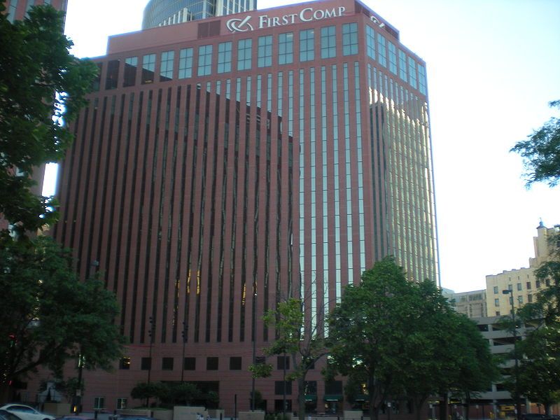 File:NorthTowerCentralParkPlaza.jpg