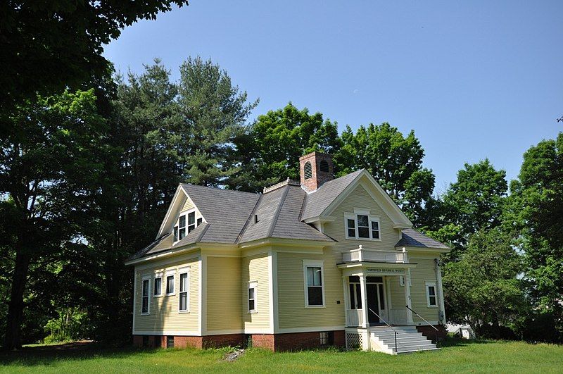 File:NorthfieldMA PineStreetSchool.jpg