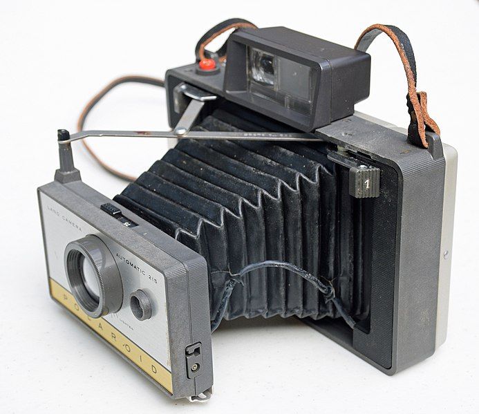 File:Polaroid model 215.jpg