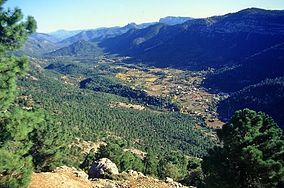 View from the Puerto de las Palomas into the Guadalquivir valley and the village Arroyo Frio