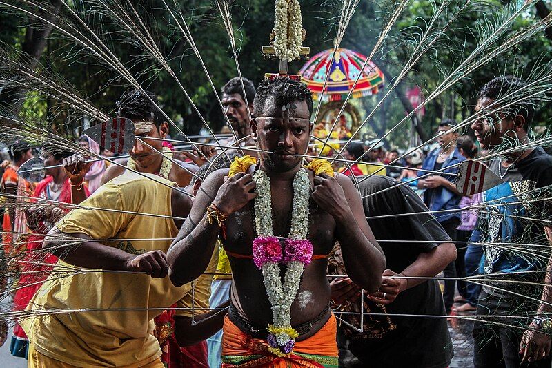 File:Tusuk Tubuh Thaipusam.jpg