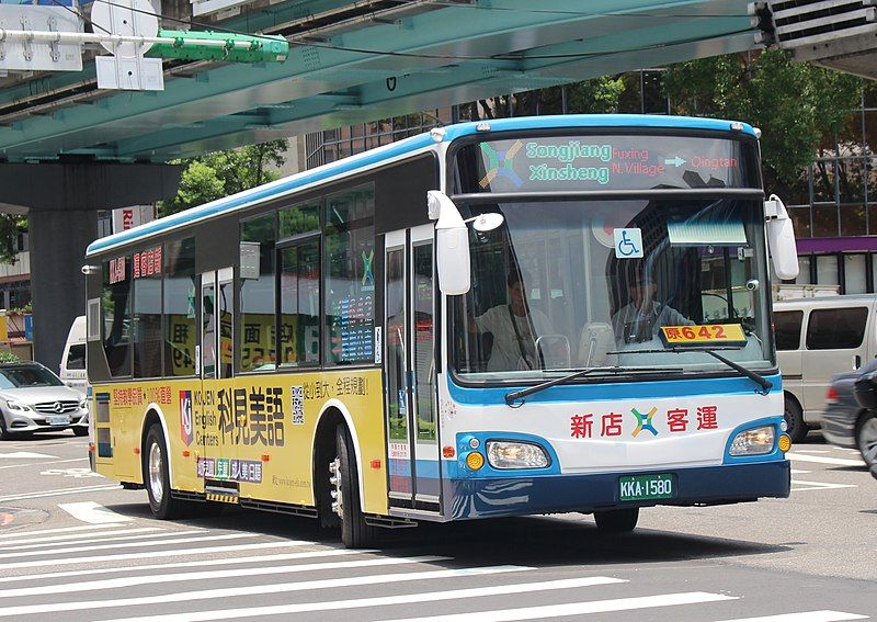 File:新店客運 KKA-1580 松江新生幹線.jpg