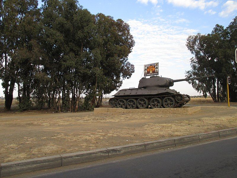 File:Bloemytank.jpg