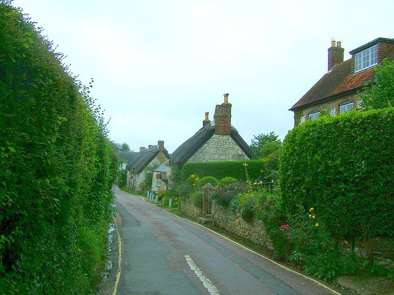 File:Brighstone Village.jpg